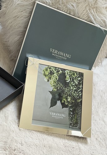 Nuova scatola vera wang - in,
